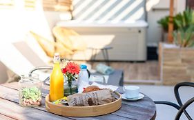 L'entre deux-suite romantique - jacuzzi privatif - 1 petit déjeuner pour 2 OFFERT