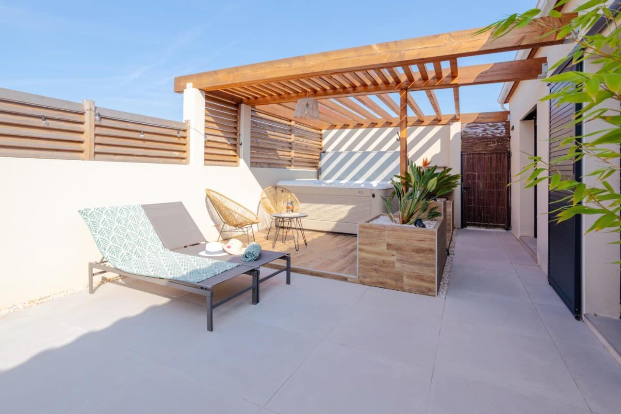 L'entre deux-suite romantique - jacuzzi privatif - 1 petit déjeuner pour 2 OFFERT Le Somail Exterior foto